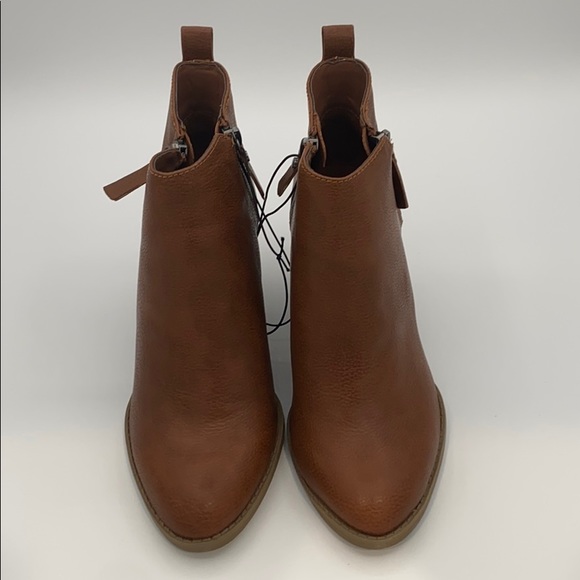 UNIVERSAL THREAD JAMESON FAUX LEATHER BOOTIE - Picture 2 of 10